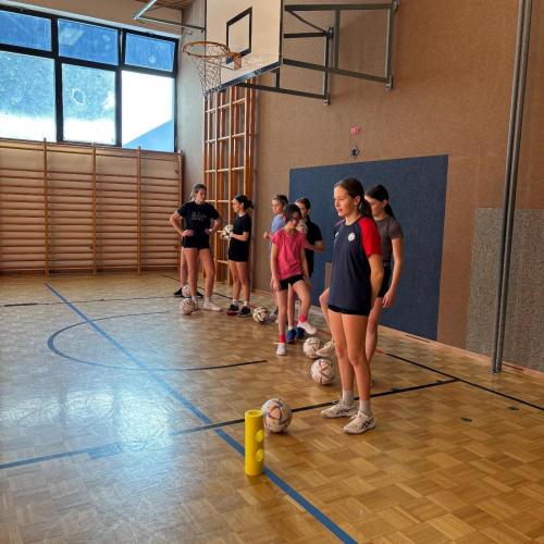 Fußball von Schülerinnen für Schülerinnen