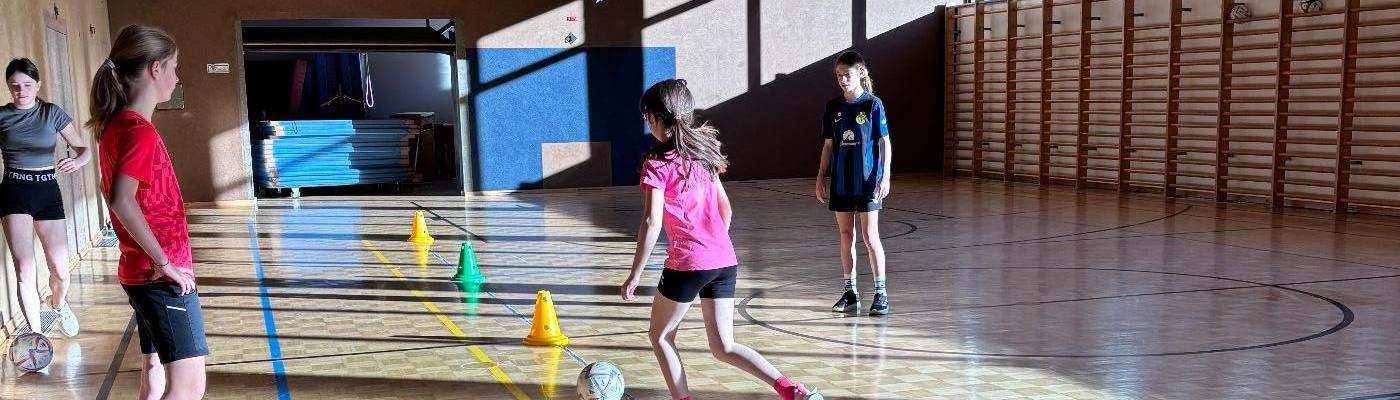 Fußball von Schülerinnen für Schülerinnen