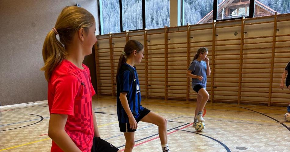 Fußball von Schülerinnen für Schülerinnen