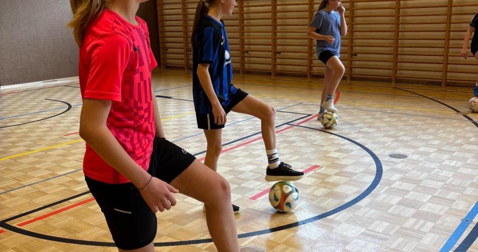 Fußball von Schülerinnen für Schülerinnen